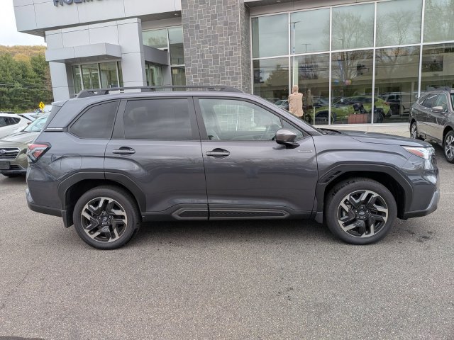 Used 2025 Subaru Forester Limited AWD/4WD image 2