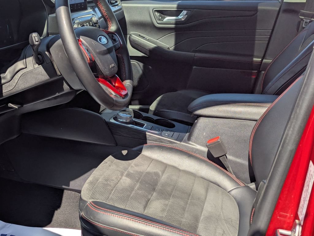 Used 2022 Ford Escape SEL w/ SEL Stealth AWD Package image 11
