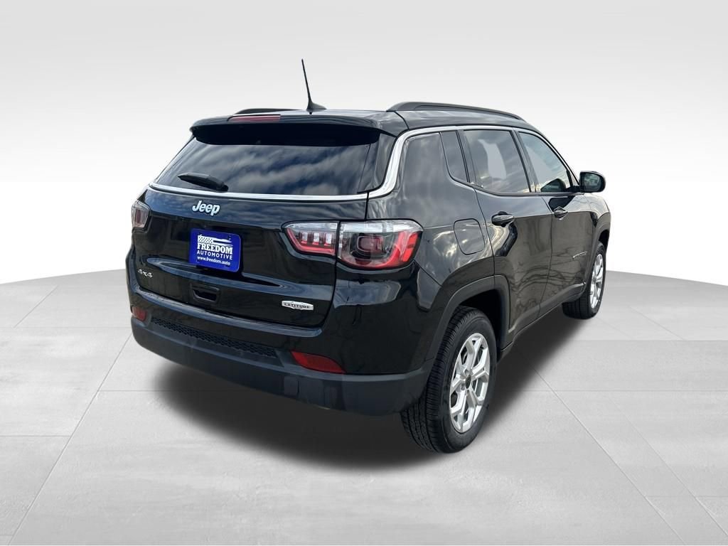 Used 2025 Jeep Compass Latitude w/ Sun & Sound Group image 43