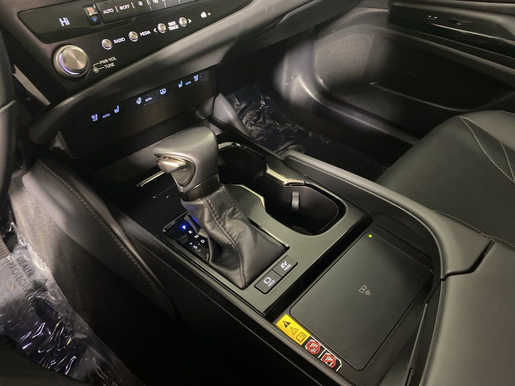 Certified 2025 Lexus ES 300h Ultra Luxury image 22