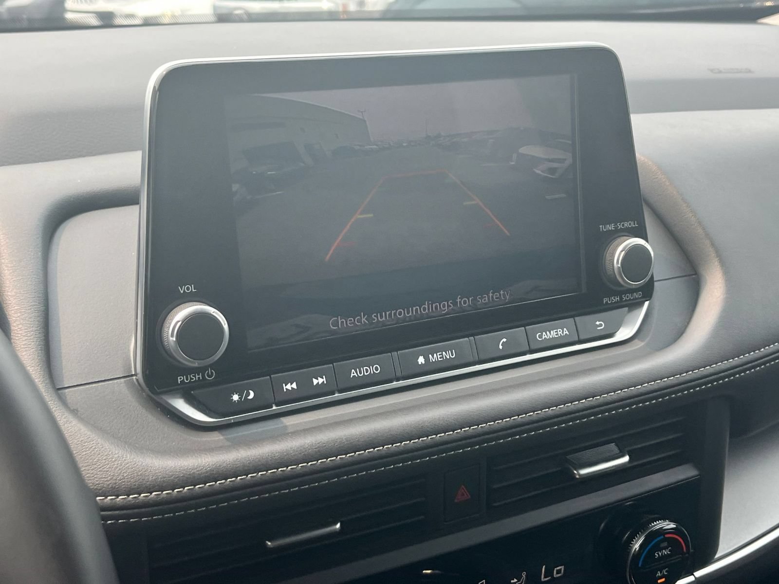 Used 2025 Nissan Rogue SV AWD/4WD image 26