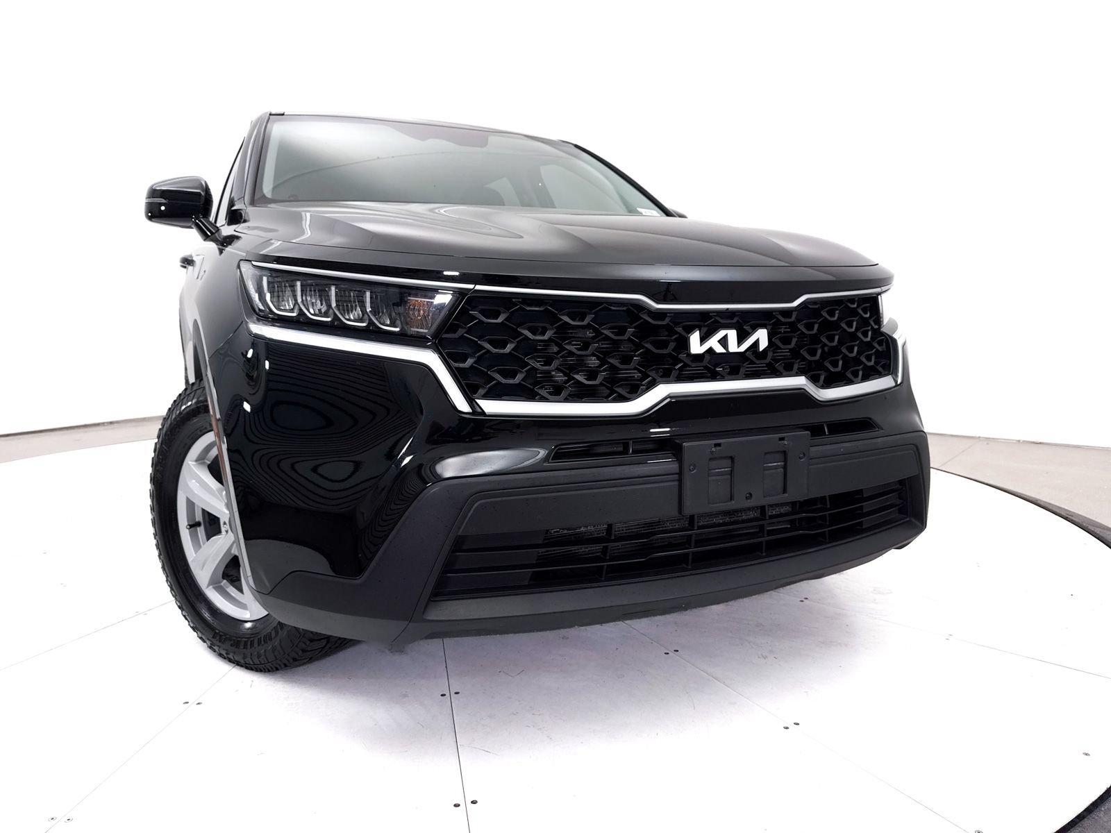 Certified 2023 Kia Sorento LX FWD image 5