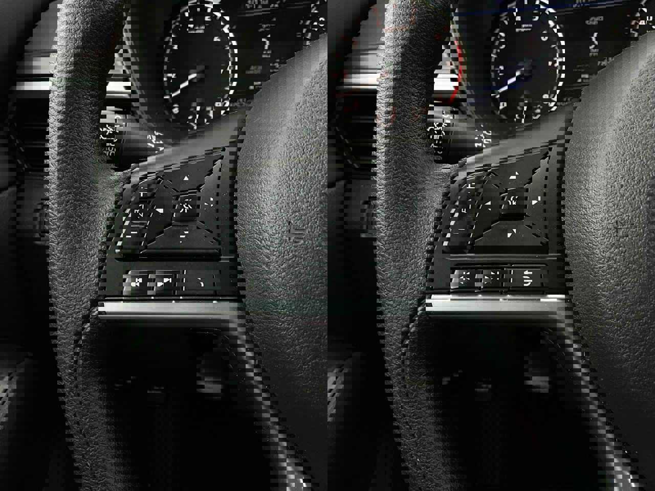 Used 2025 Nissan Altima 2.5 SV image 32