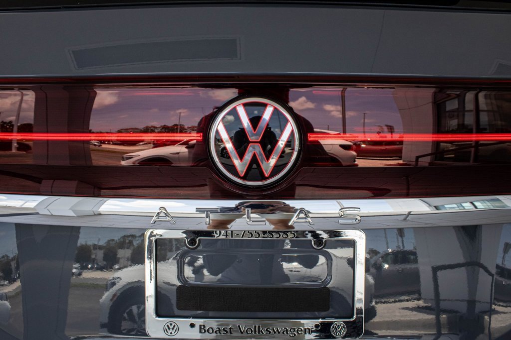 New 2025 Volkswagen Atlas SEL Premium R-Line image 16