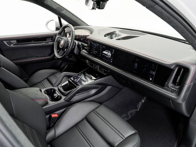New 2026 Porsche Cayenne GTS image 22