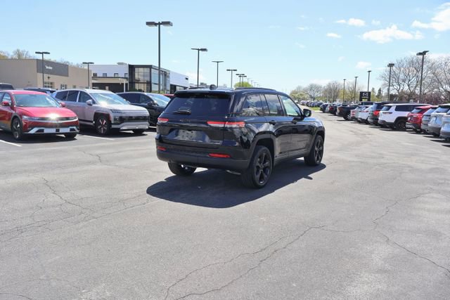 Used 2024 Jeep Grand Cherokee Limited w/ Luxury Tech Group II AWD/4WD image 7