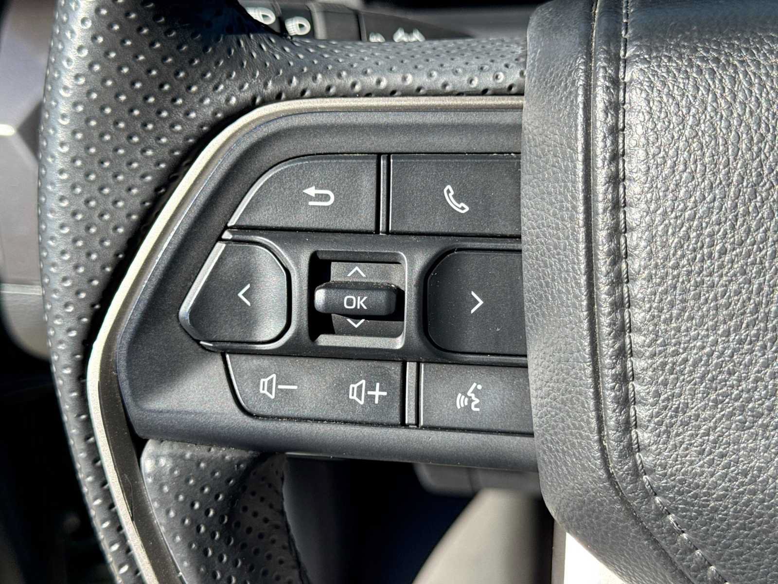 Used 2025 Toyota 4Runner TRD Off-Road Premium AWD/4WD image 24