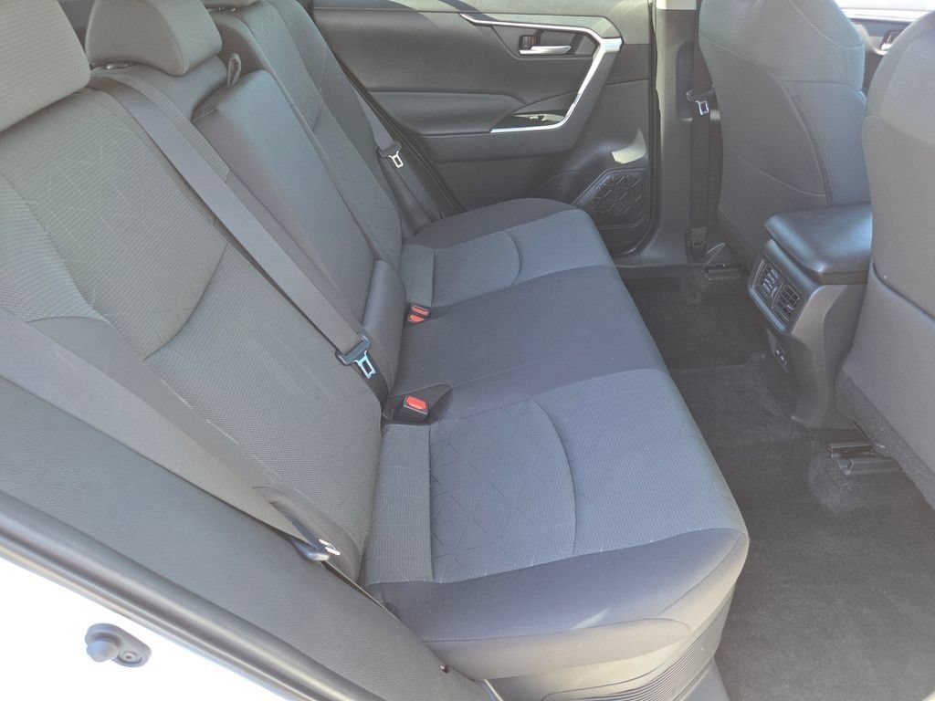 Used 2024 Toyota RAV4 XLE AWD/4WD image 6
