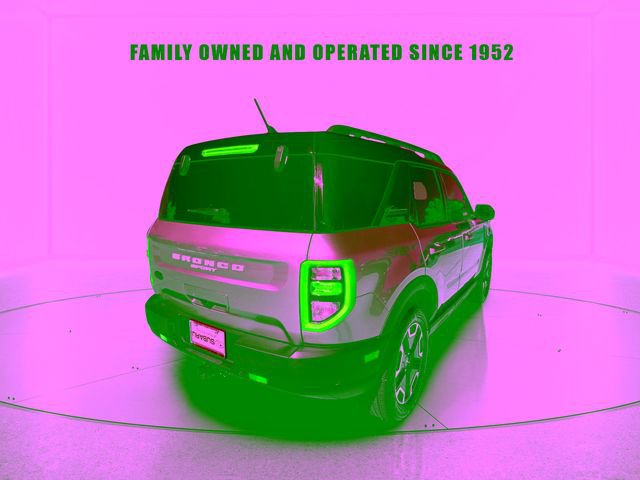 Used 2022 Ford Bronco Sport Outer Banks w/ Tech Package AWD/4WD image 3