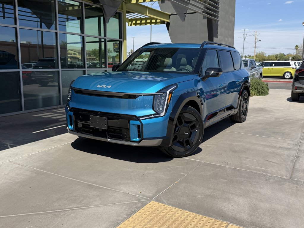 Used 2026 Kia EV9 GT-Line image 2