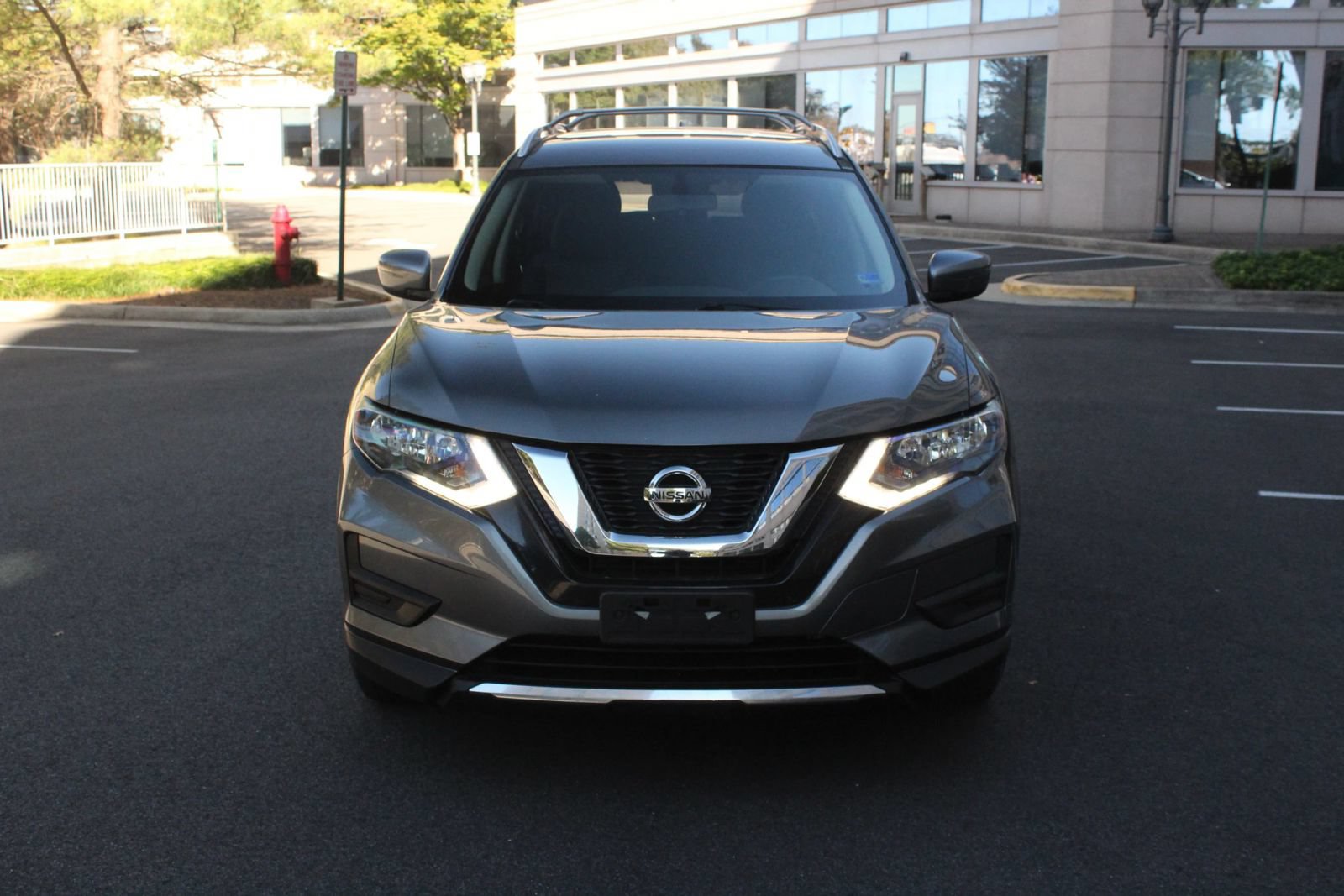 Used 2017 Nissan Rogue S w/ S Appearance Package FWD image 3