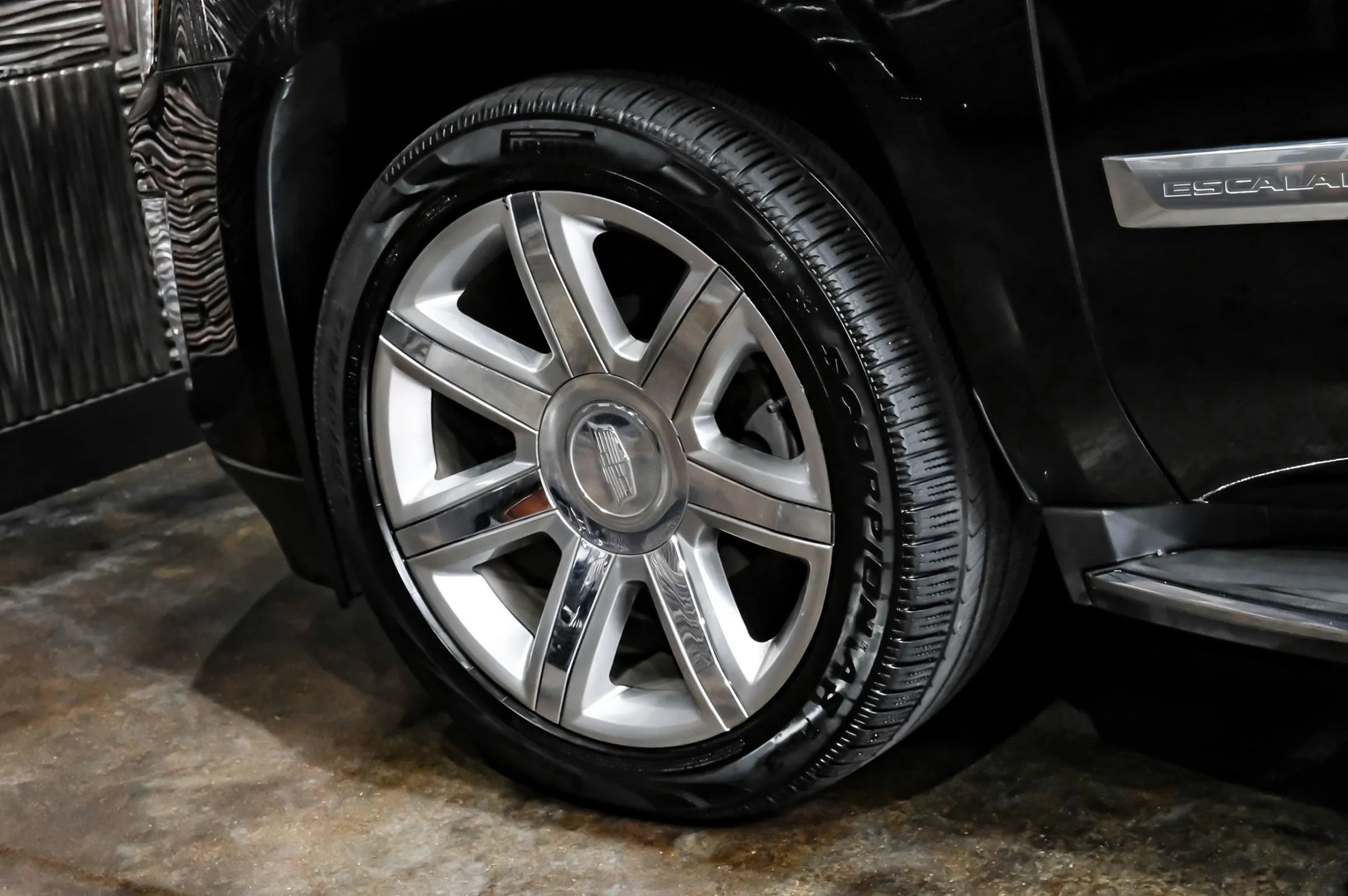 Used 2017 Cadillac Escalade ESV Luxury RWD image 67