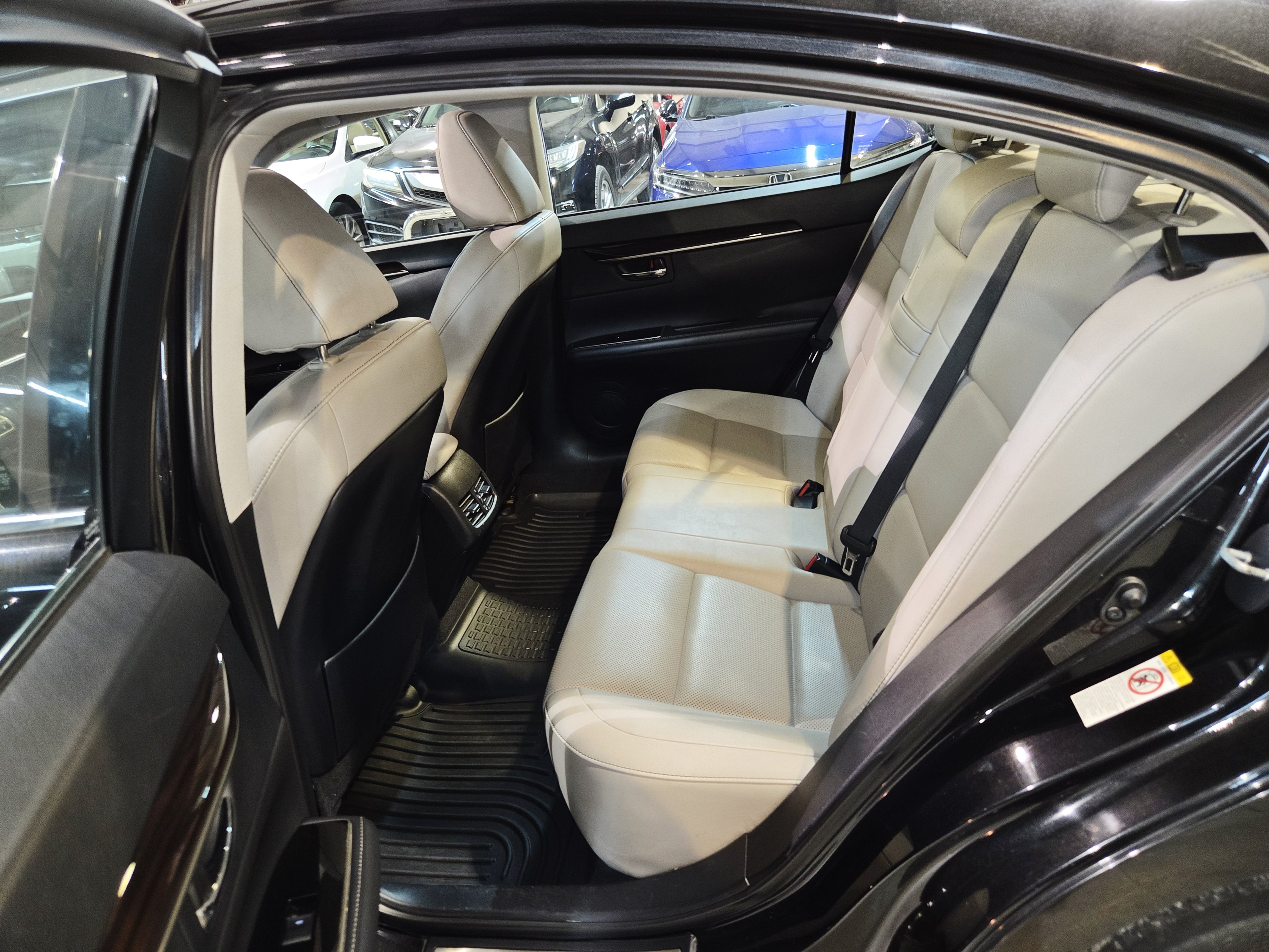 Used 2016 Lexus ES 350 w/ Premium Package w/Wood Trim FWD image 21