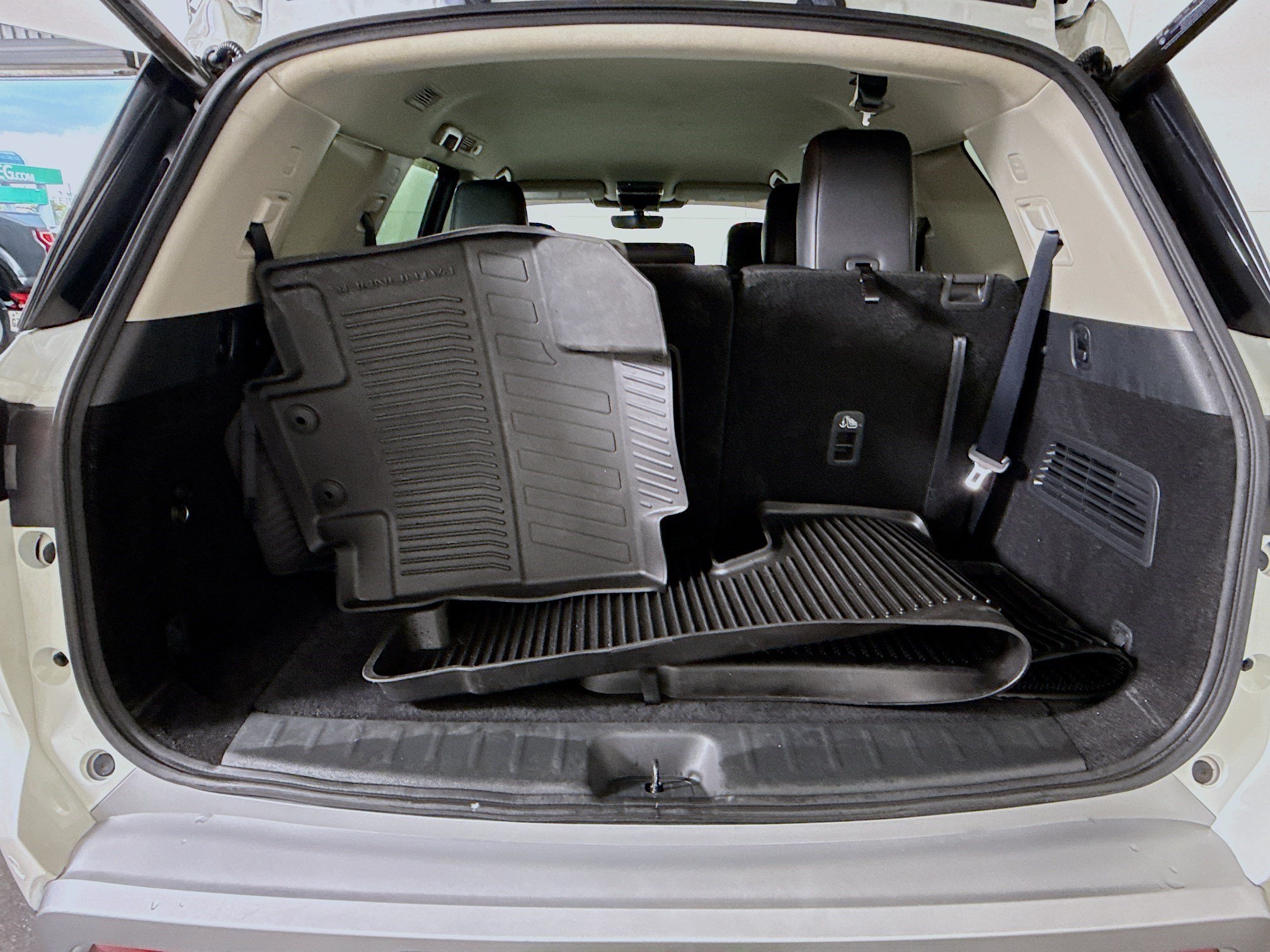 Used 2023 Nissan Pathfinder SL AWD/4WD image 35