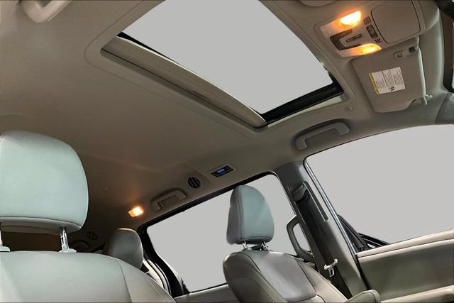 Used 2019 Toyota Sienna XLE FWD image 27