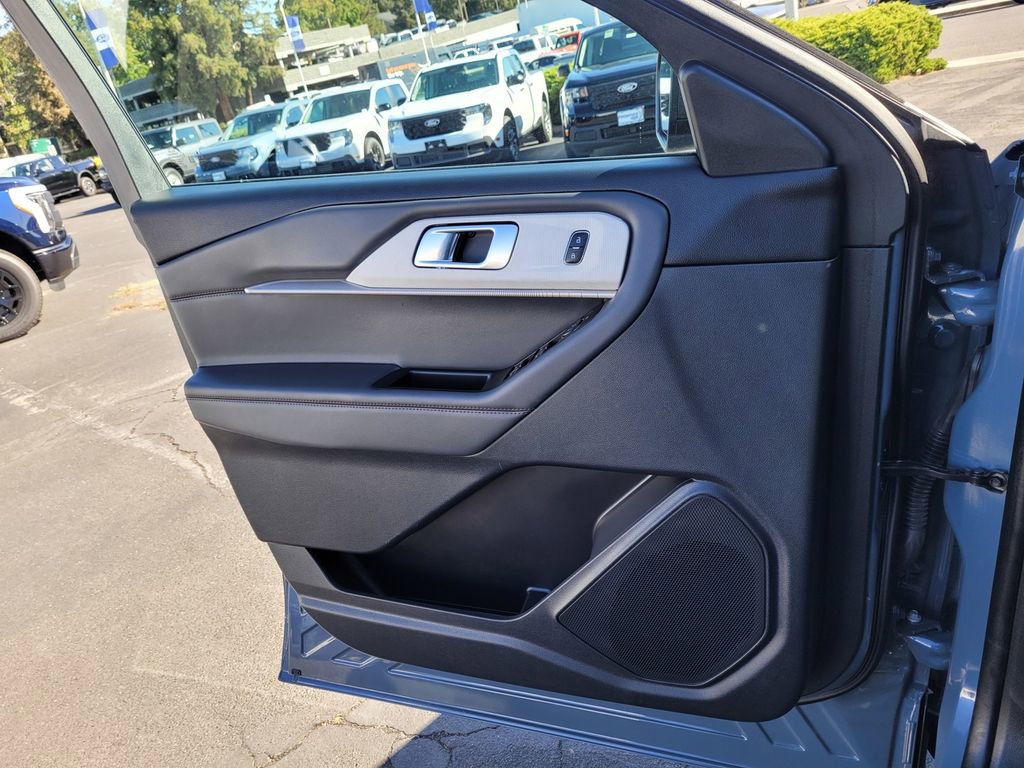 Used 2025 Ford Explorer Active image 14