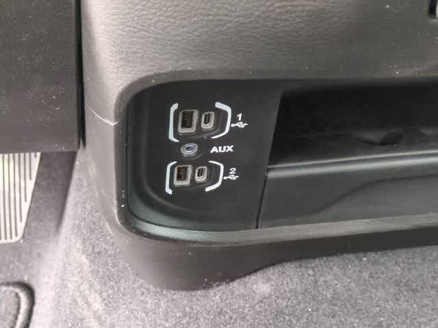 New 2026 RAM 3500 Tradesman AWD/4WD image 32