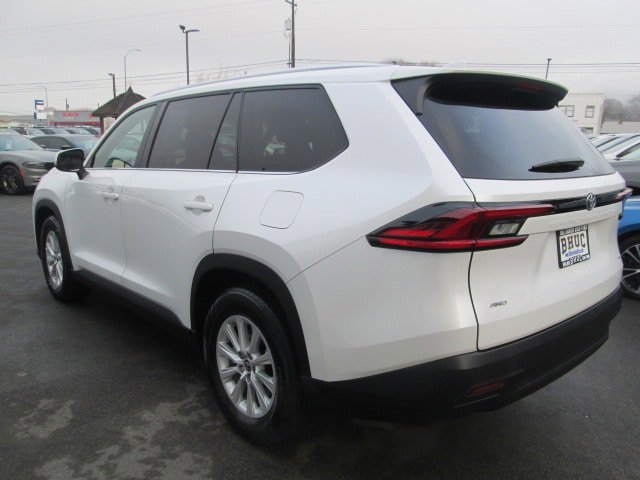Used 2025 Toyota Grand Highlander AWD image 4