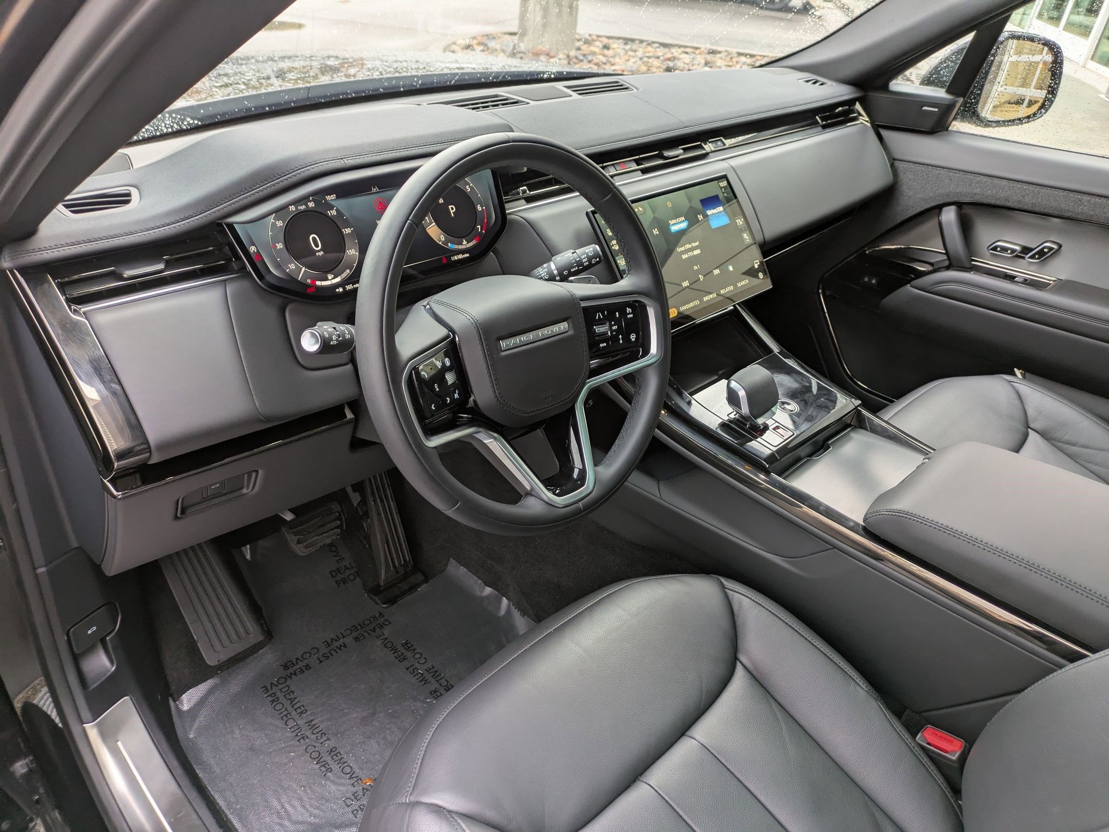 Used 2025 Land Rover Range Rover Sport image 16