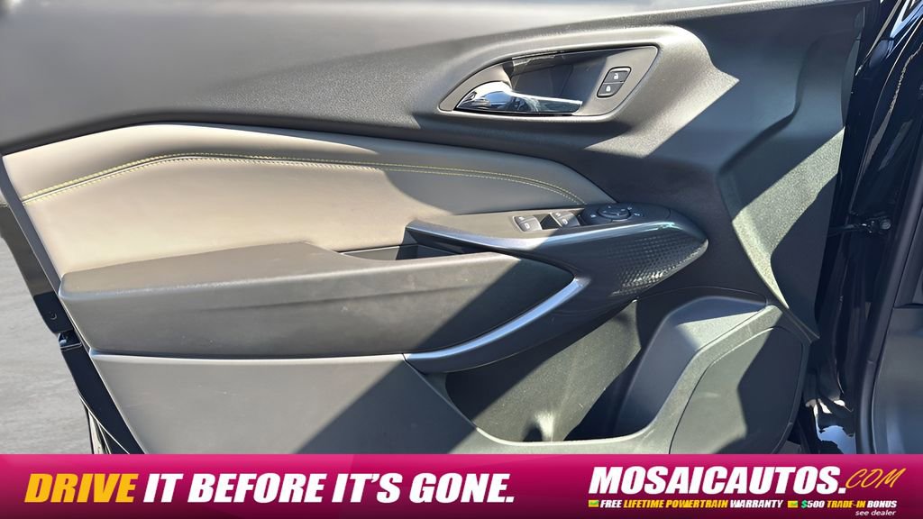 Used 2025 Chevrolet Trax ACTIV w/ Sunroof Package FWD image 27
