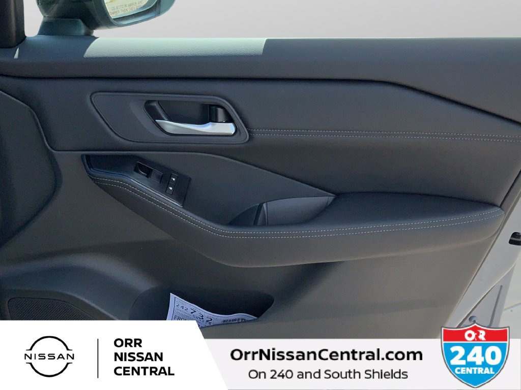 New 2027 Nissan Rogue Dark Armor FWD image 10