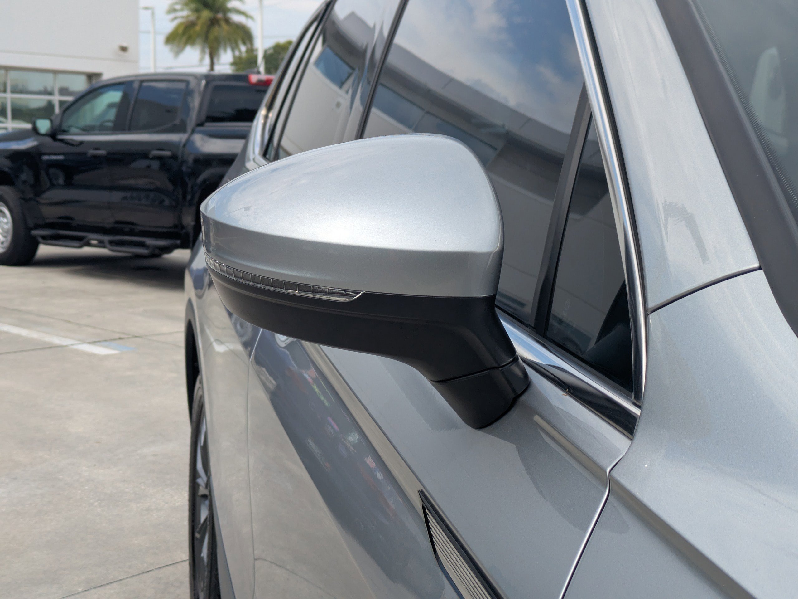 Certified 2023 Volkswagen Tiguan SE FWD image 12