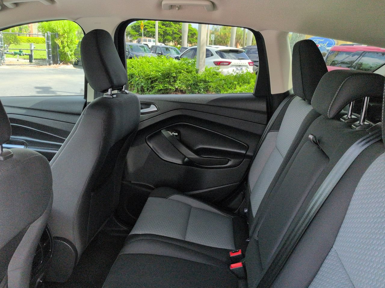 Used 2019 Ford Escape SE FWD image 14