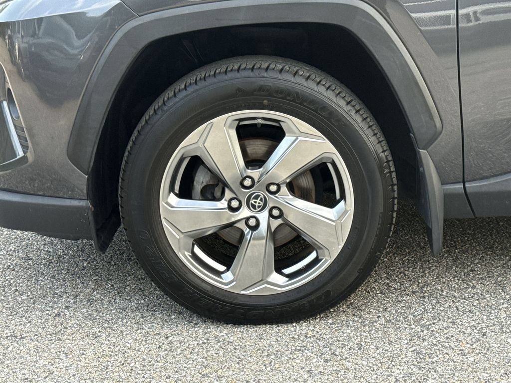 Used 2019 Toyota RAV4 Limited AWD/4WD image 19