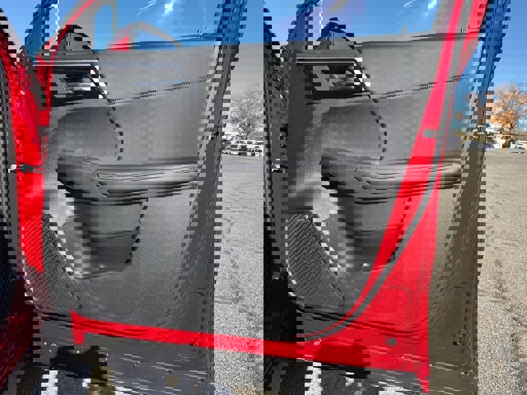 New 2025 Mitsubishi Outlander SE image 32