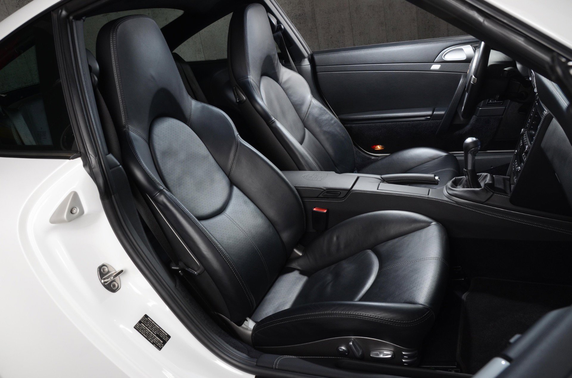 Used 2010 Porsche 911 Carrera 4S image 5