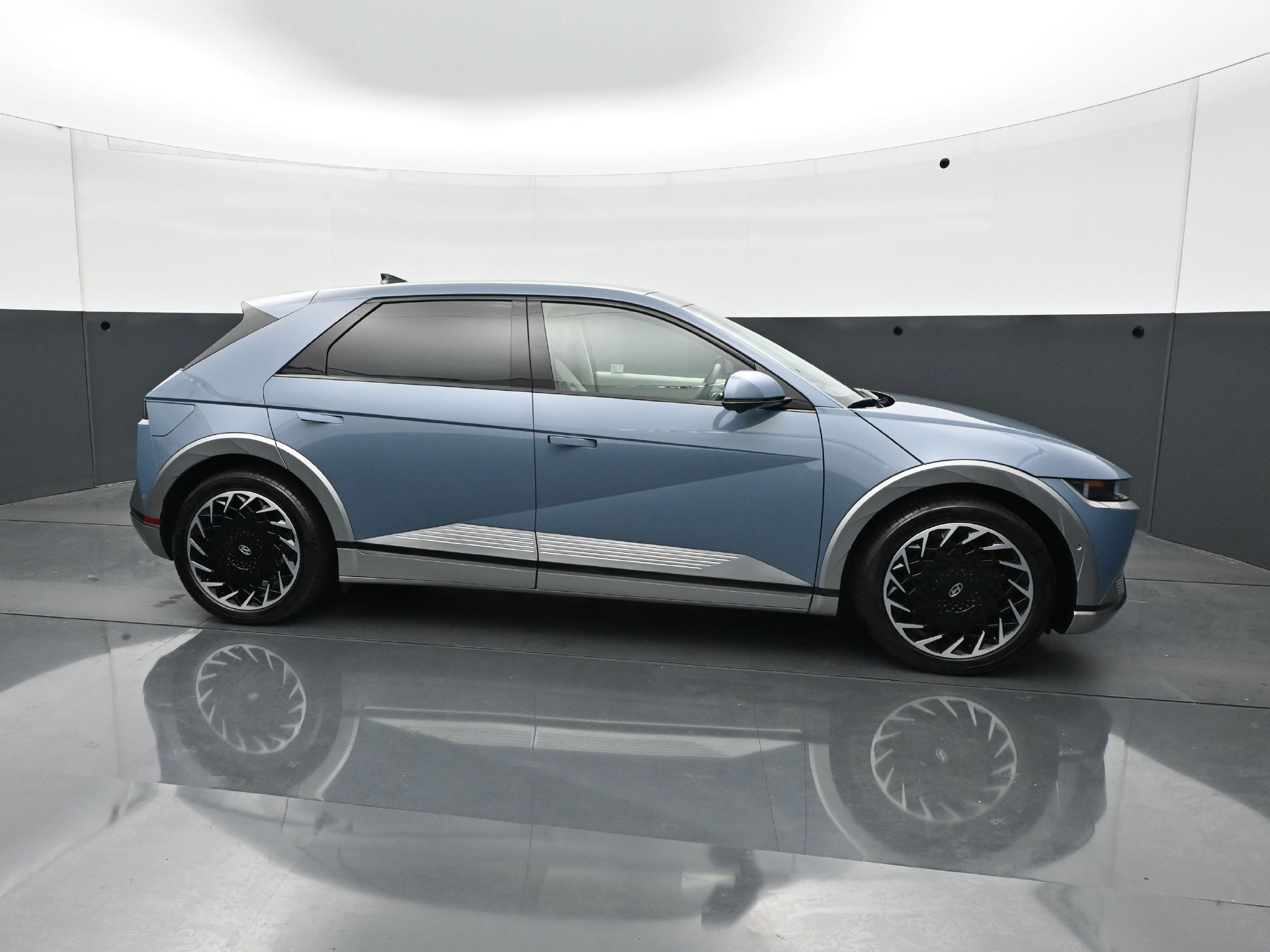 Used 2024 Hyundai Ioniq 5 Limited AWD/4WD image 8