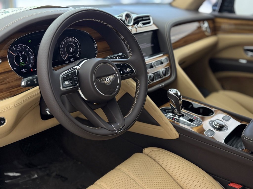 New 2024 Bentley Bentayga Plug-In Hybrid image 16