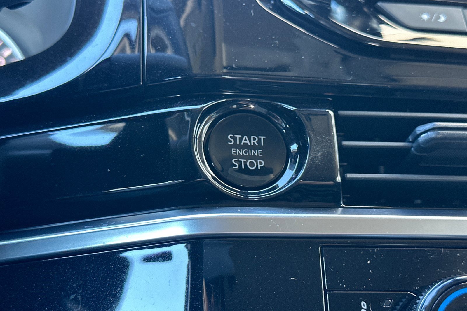 New 2025 Nissan Pathfinder SV w/ Black Appearance Package image 20