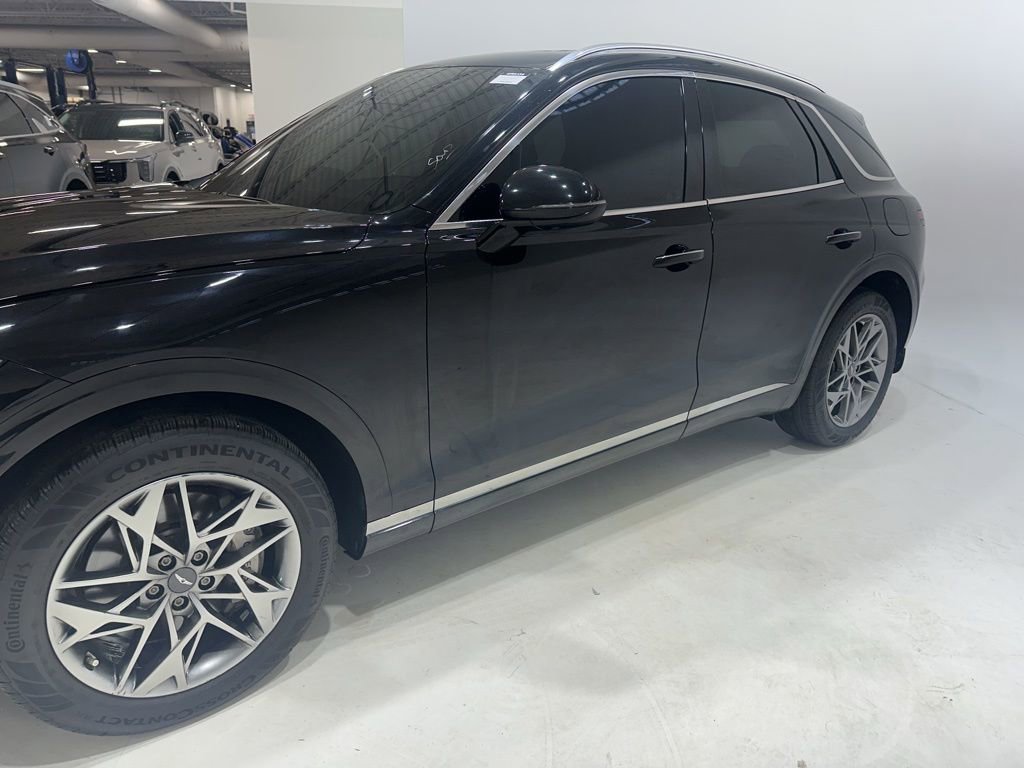 Used 2023 Genesis GV70 2.5T Select w/ Select Package image 3