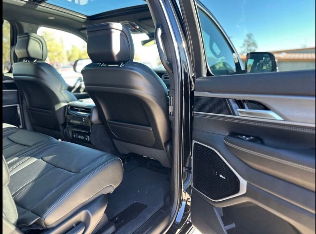 New 2026 Jeep Grand Wagoneer Limited image 9