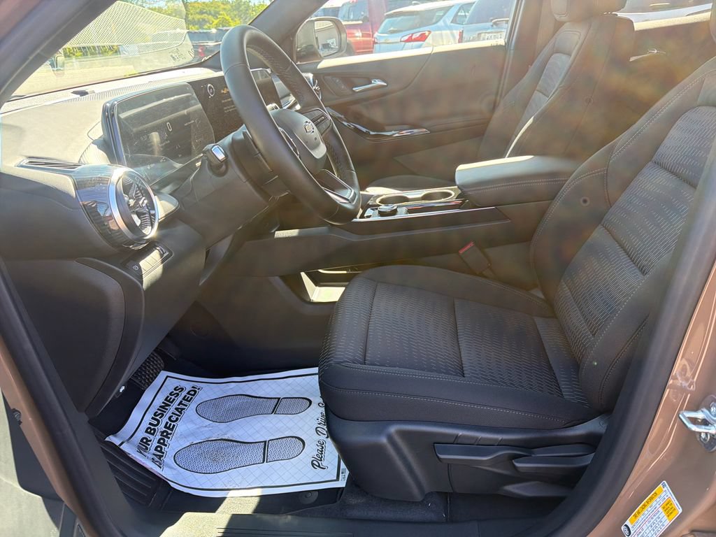 New 2027 Chevrolet Equinox LT AWD/4WD image 12