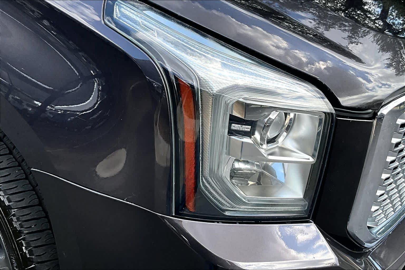 Used 2016 GMC Yukon Denali w/ Open Road Package AWD/4WD image 28