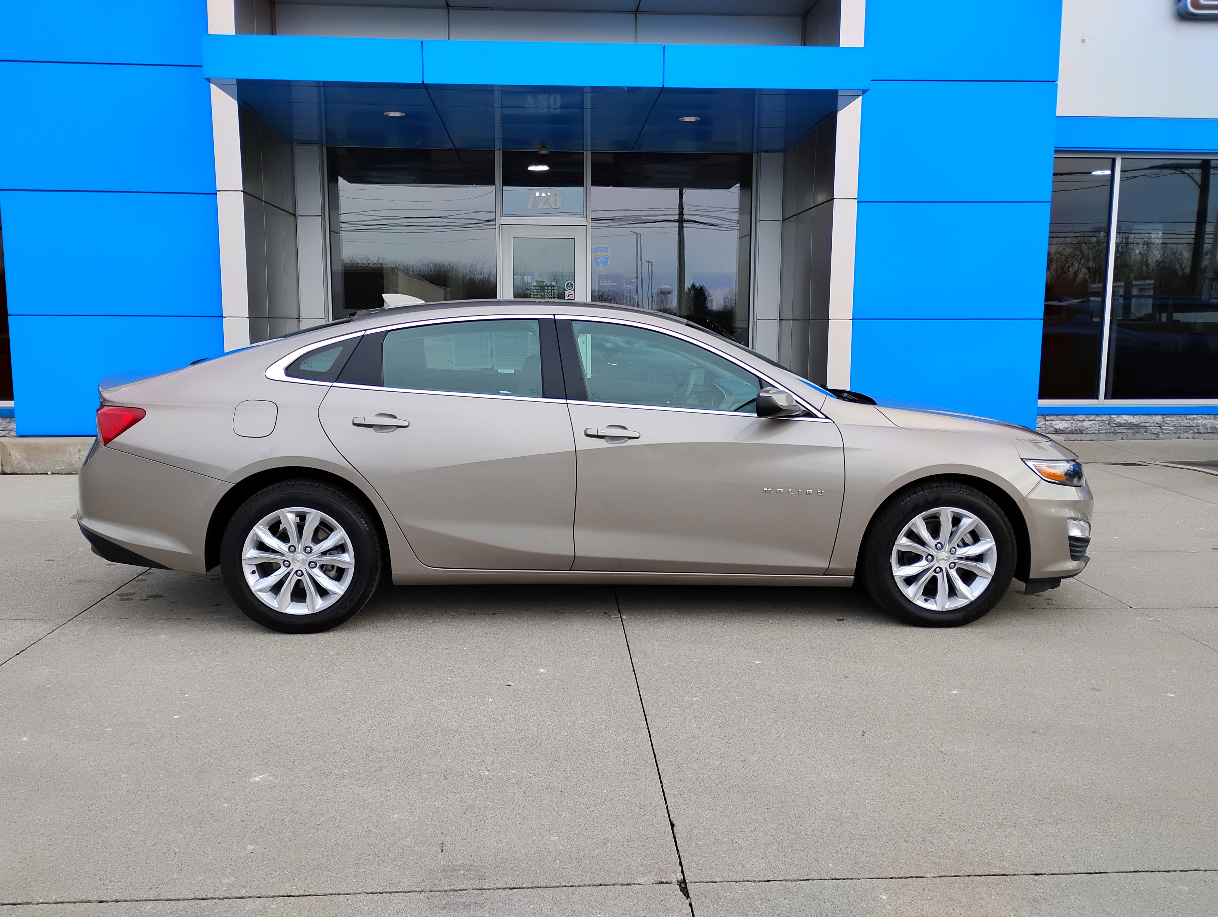 Used 2023 Chevrolet Malibu LT image 34