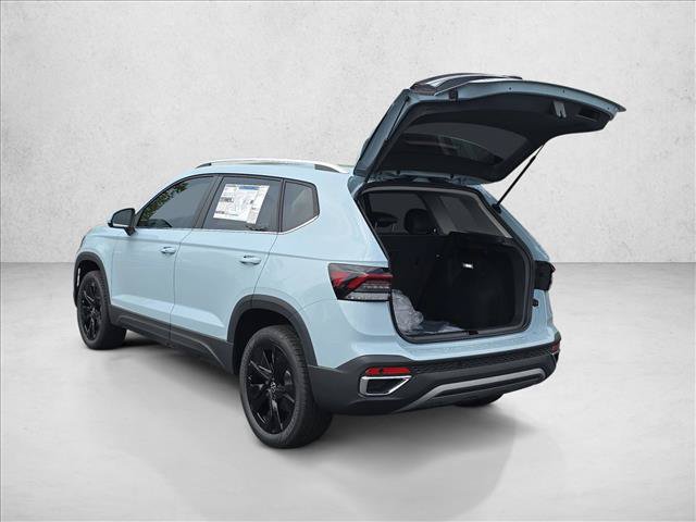 New 2026 Volkswagen Taos SE FWD video 3
