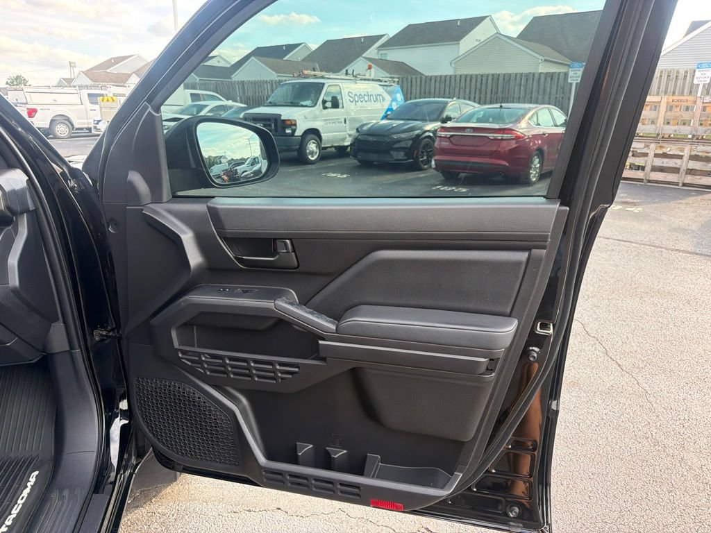 Used 2024 Toyota Tacoma SR AWD/4WD image 42
