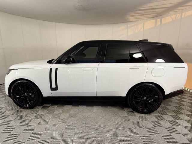 New 2025 Land Rover Range Rover SE image 3