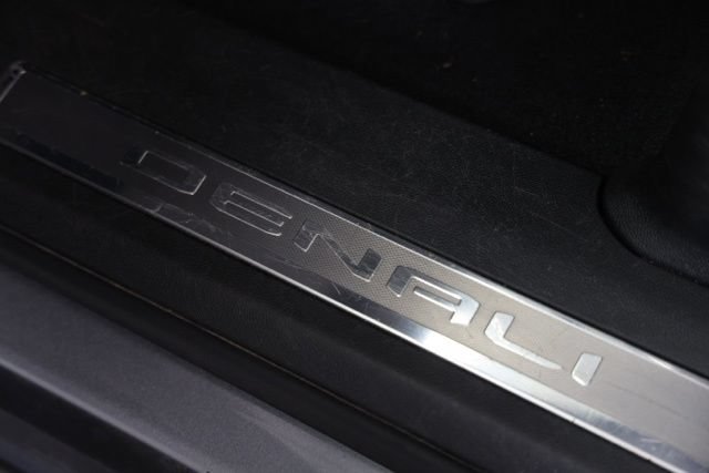 Used 2023 GMC Yukon Denali AWD/4WD image 21