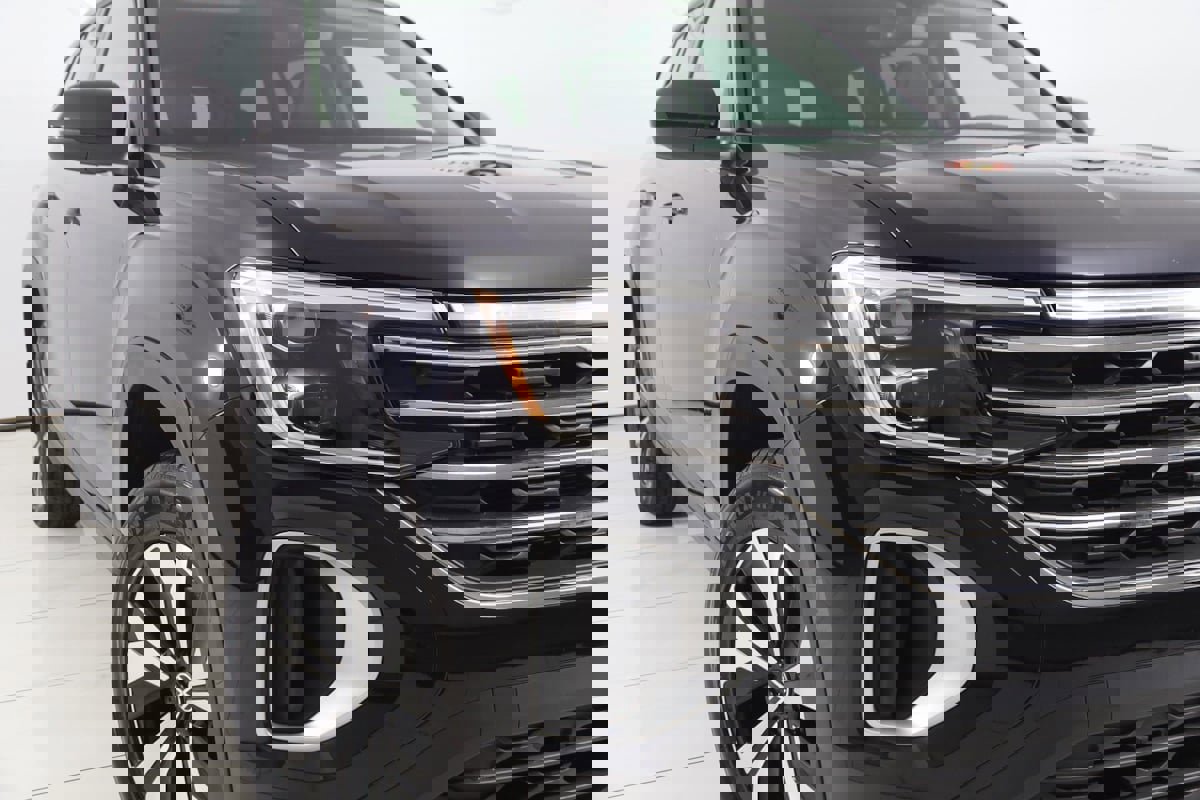 Used 2024 Volkswagen Atlas SE image 16