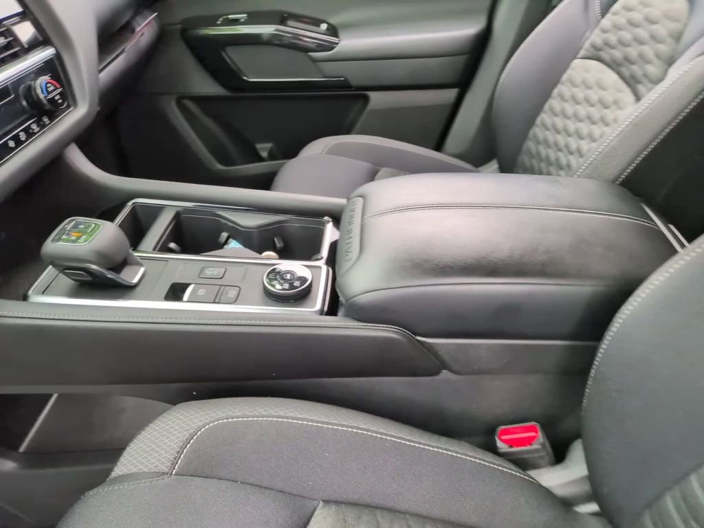 Used 2022 Nissan Pathfinder SV AWD/4WD image 29