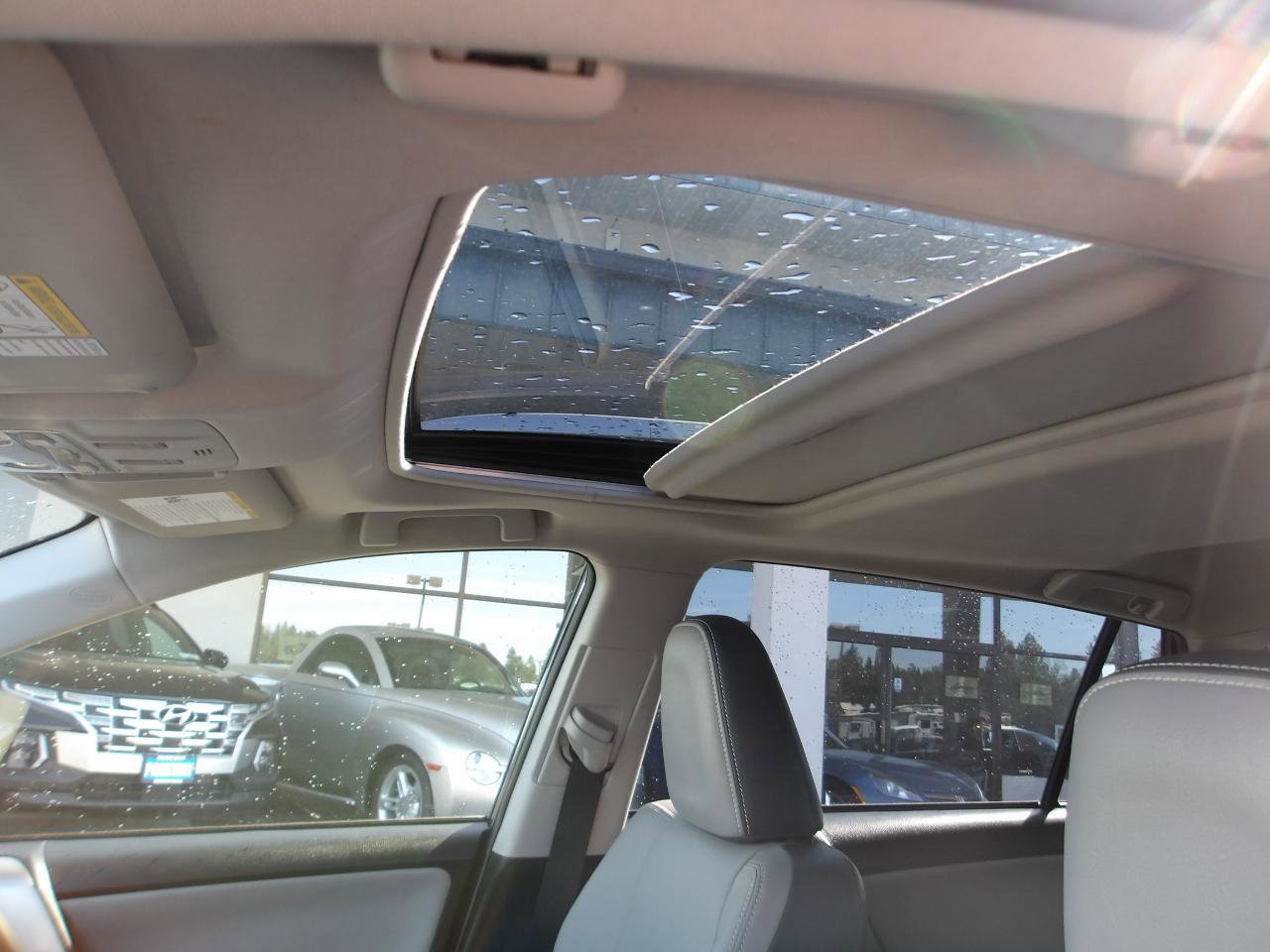 Used 2015 Toyota RAV4 Limited AWD/4WD image 14