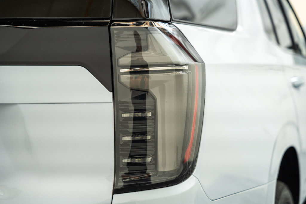 New 2026 Chevrolet Tahoe High Country AWD/4WD image 8