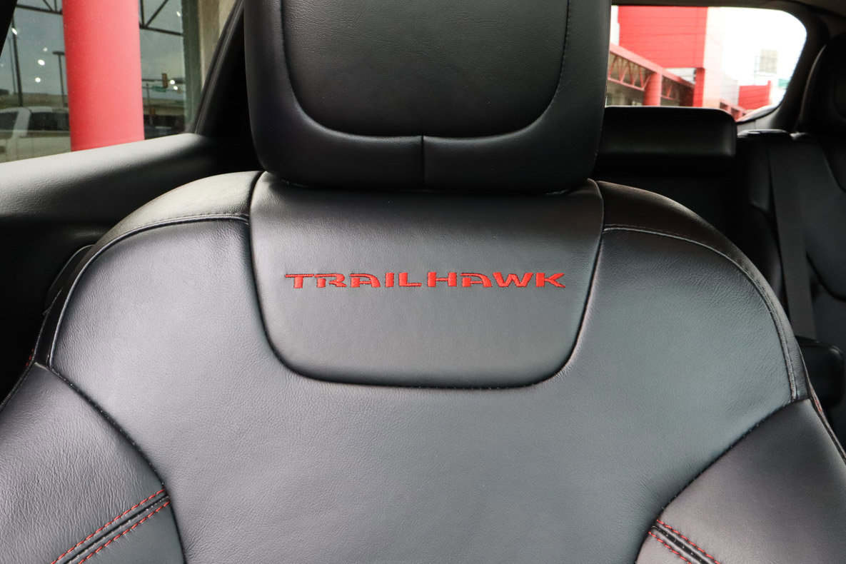 Used 2015 Jeep Cherokee Trailhawk w/ Comfort/Convenience Group AWD/4WD image 30