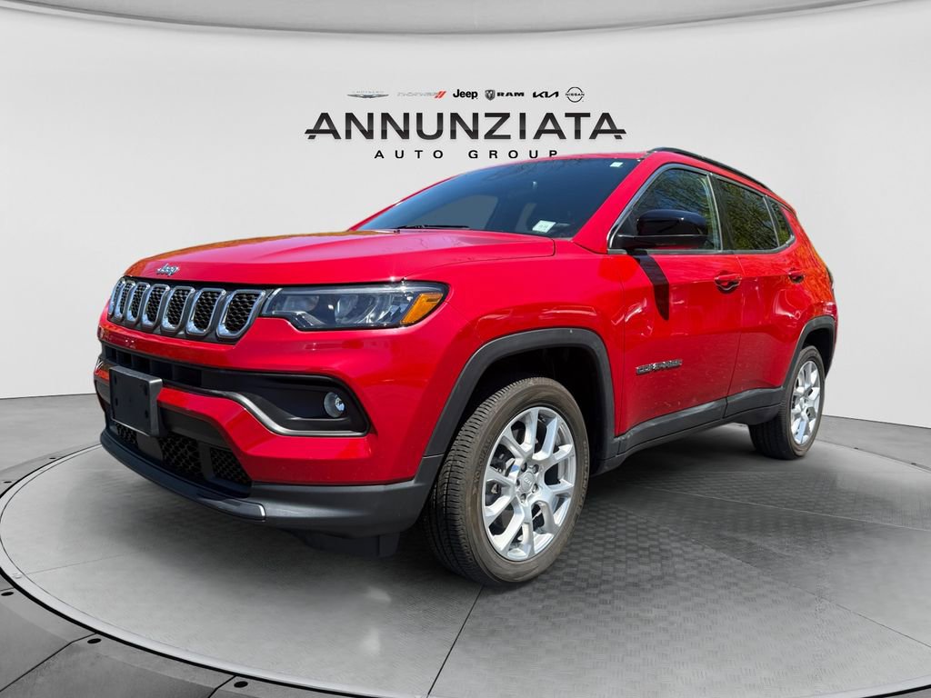 Used 2023 Jeep Compass Latitude AWD/4WD image 1