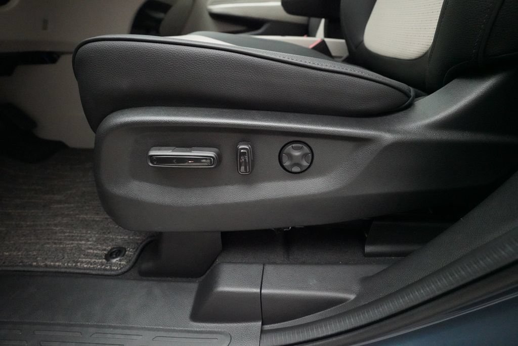 Certified 2026 Honda Odyssey Elite image 30
