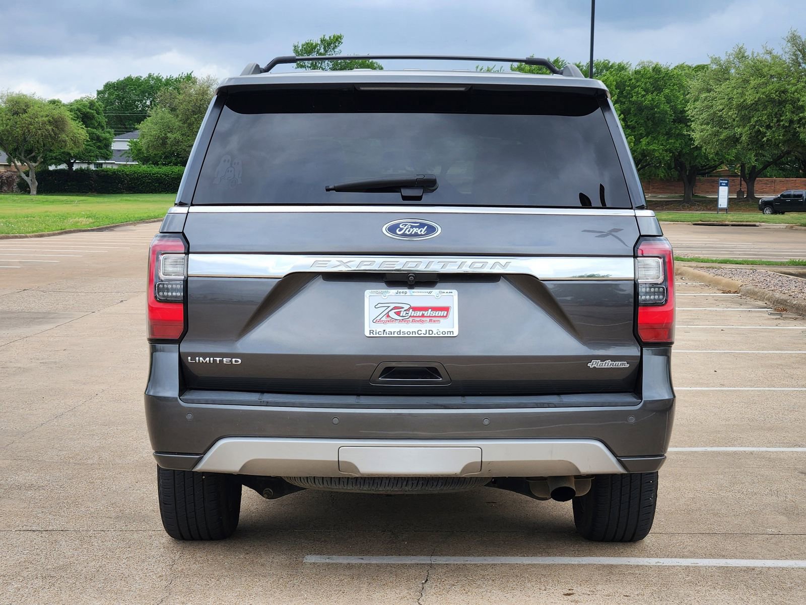 Used 2021 Ford Expedition Limited image 5